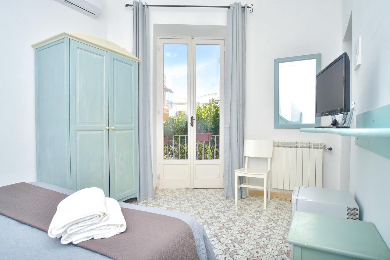 Charme Hotel La Villa Tina Ischia Buitenkant foto