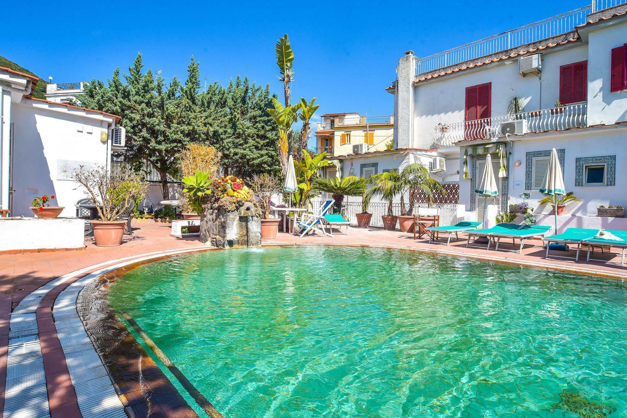 Charme Hotel La Villa Tina Ischia Buitenkant foto